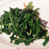 全聚徳 新宿店 - 春菊炒め
