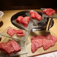 和牛焼肉じろうや 介 wagyu&sake 名古屋駅前本店 - A5神戸牛階段盛り
