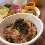 オーガニック カフェ&ダイニング グレインズ - 