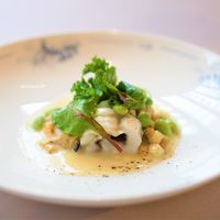 オノウエ - ハモのブールブランソース 　あさり、きのこ、枝豆