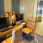 THE RITZ CARLTON Club Lounge - 