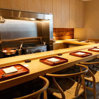 檜の香りが心地よい、明るく和やかな時間の流れる空間