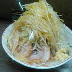ラーメン二郎 - 小ラーメン　ネギ　ヤサイマシマシニンニクカラメ