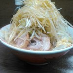 ラーメン二郎 - 山盛りヤサイ