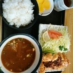 大 - 日替　チキンカツ＋豚汁　500円