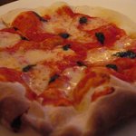 地獄谷冥土バー - クッチーナ イタリアーナ カフェ フェルマータのピザ