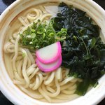 麦のへそ - わかめうどん 中  520円