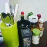 大衆食堂シックダール - 卓上調味料