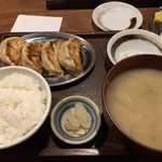 SAPPORO餃子製造所 - 大粒餃子定食