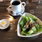 ボンカフェ - おかわり自由サラダ