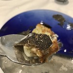 Grand rocher - とろけるような鱈の白子のコンフィのトリュフ乗せ