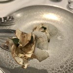 Grand rocher - ハタにマッシュルームをたっぷり添えて