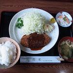 献立家 弥栄 - 日替わり：メンチカツ定食