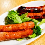 クラフトビアハウスモルト - 自家製ソーセージ二種の食べ比べ