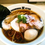 Sagamihara 欅 - 特製醤油らーめん　１０００円　大きめの程好い弾力と燻香のある豚肩ロースチャーシューとほろほろの豚バラロールチャーシューが３枚ずつ。なかなかの食べ応え。