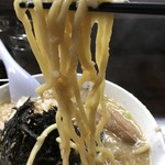 らーめん 潤 - 【2017.12.12】加水率高めのぶっとい麺‼️