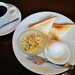 cafe　箜羅 - ブレンドコーヒー（360円）、モーニングC（ホットサンド、ゆで卵、サラダ）