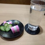 Kami mura - いたわさ（小）480円、蕎麦焼酎のお湯割り　450円