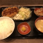 ゆうひ食堂 - とんかつ定食＝６００円