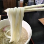 Shokujidokoro Kasuga - 麺は平打ちです