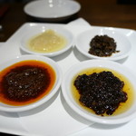 豊栄 - 4種醬（豊栄醬・生姜醬・高菜醬・玉ねぎ醬）