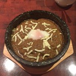 もっちゃん家 - 名物！和牛石焼きカレー