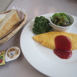 トーストにオムレツのモーニング