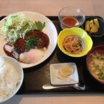 笑家 - 日替わりランチ チキンハンバーグ
