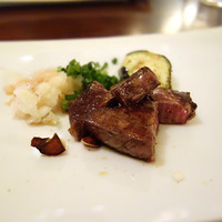 麻布十番 鉄板焼 楼漫亭 - 食べやすいお肉でした。