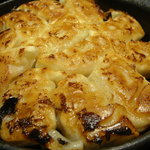 新宿 博多道場 - 鉄鍋餃子