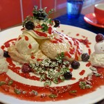 Cafe & Aroma NATU BROWN - マスカルポーネとベリーのパンケーキ  クリスマスversion