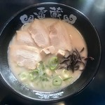 らーめん 雷蔵 - 半チャーシューメン(750円)