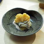 日本橋蛎殻町 すぎた - 【ツマミ】仙鳳趾の牡蠣