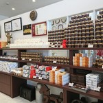 ラ・パティスリー・ベルジュ - ずらりと商品並んでるよ