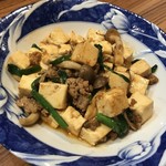 お酒とお食事処 れんげ - 豆腐とひき肉のピリ辛炒め（650円）