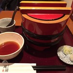 Teuchi Soba Onuma - 大きな桶のような器にそばがきが入っています。