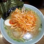 いっぱち家 - 塩モヤシチャーシュー麺（アップ）