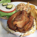 ベーカーバウンス - エッグベーコンバーガー+チェダーチーズ 1800円