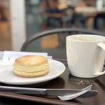 スターバックスコーヒー - 背景のヒトの顔は飛ぶ・・・