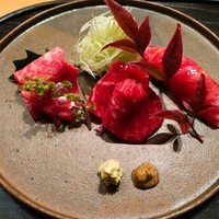 肉割烹 上 - サーロインの握り、ヒレのヅケ、シンシン