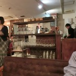 ワインカフェ新宿 - 新宿で自転車仲間の飲み会♪
貸切なのでテーブルを繋げてくれたり、座席移動も自由なので、皆で盛り上がりやすくなってた！
ワインの進む料理で、久々に会う仲間も変わらず自転車話で盛り上がり楽しい夜でした☆彡