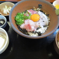 魚めし 竹亭 - 海鮮どんぶり１，０００円（税込）