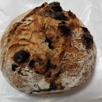 ブルーベリーのパン(300円税)です。