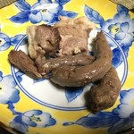 かたつむり - 柔らかく煮て吸うと骨からはがれる鴨のネックです