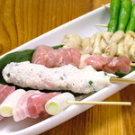蛍 - 串焼き盛り合わせ、串物は全て当店にて手打ちしています