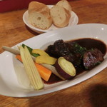 酒の大桝 - 牛ほほ肉の赤ワイン煮込み1380円