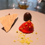 イチリン ハナレ - ベリーとジャスミンチョコのムースといちごチョコ