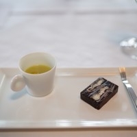 雀の庵 郡上 - お口取り 鰻と飛騨牛の煮こごり キャベツのスープ