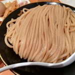 六厘舎 - 麺大盛100円増