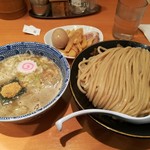 六厘舎 - つけ麺大盛930円＋３点盛250円